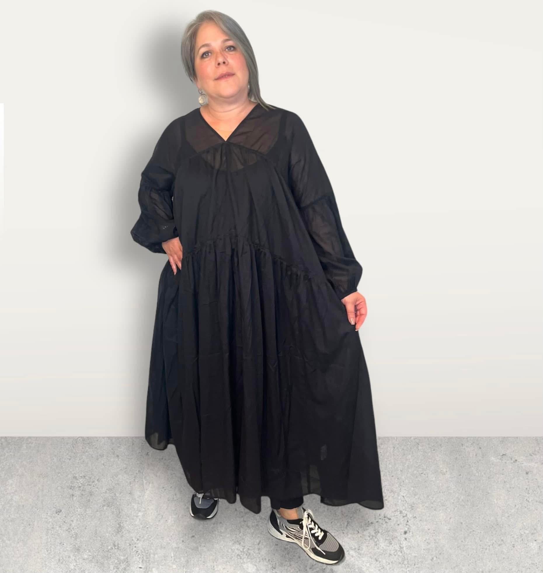 Robe longue noire fluide grande taille Mat Fashion – coupe ample et manches bouffantes – Image 3